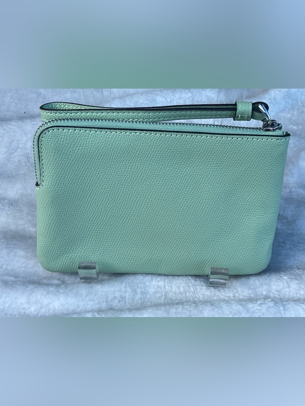 Coach Corner Zip Wristlet. - Picture 2 of 8